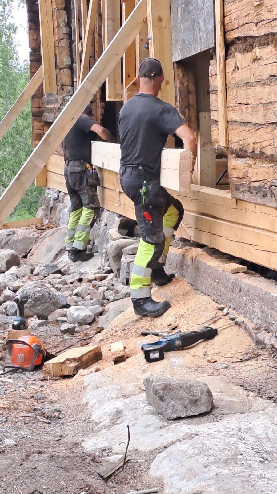 9.6.2026 Sandelsin (vanha päärakennus) kengitystä. V-S Rakennusvaraosa ja korjaus Oy