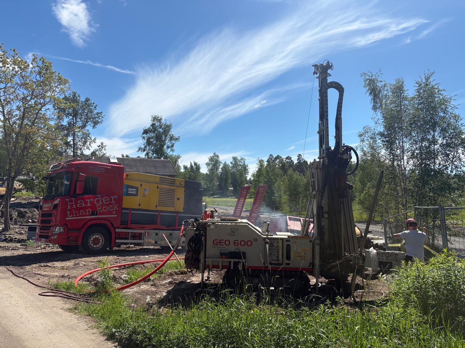17.6.2026 Lill-Saksan maalämpökaivon poraus.