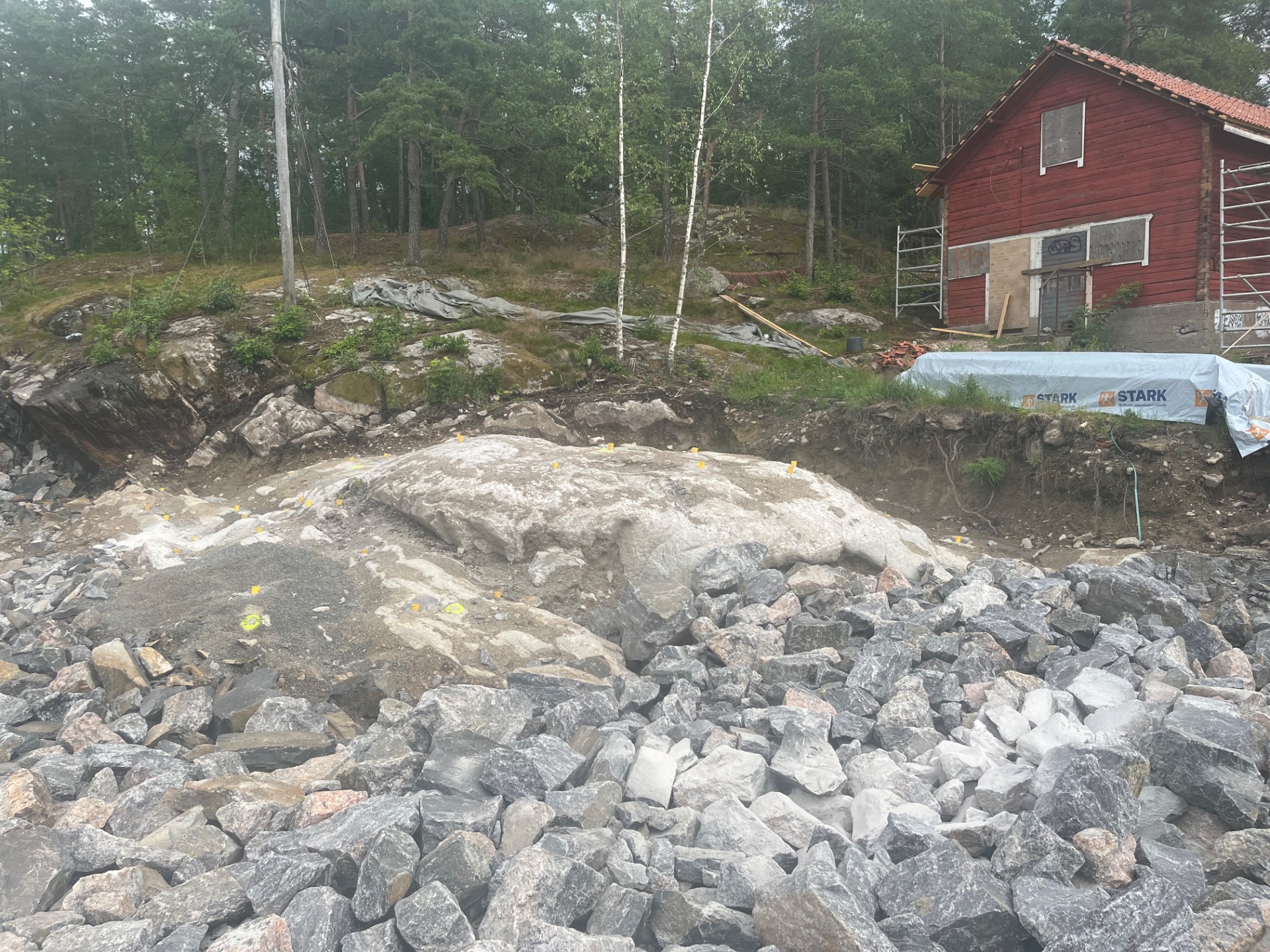 9.7.2026 toteutetaan viimeiset louhinnat. Räjätystyö klo 07:30-16:00. Pahoittelemme työstä aiheutuvaa melua.