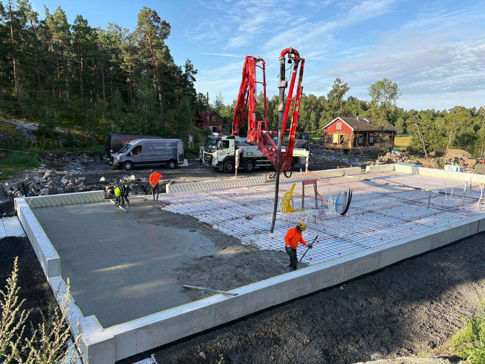 22.7.2026 Lattiavalu käynnissä. Lattialiipparit Oy
